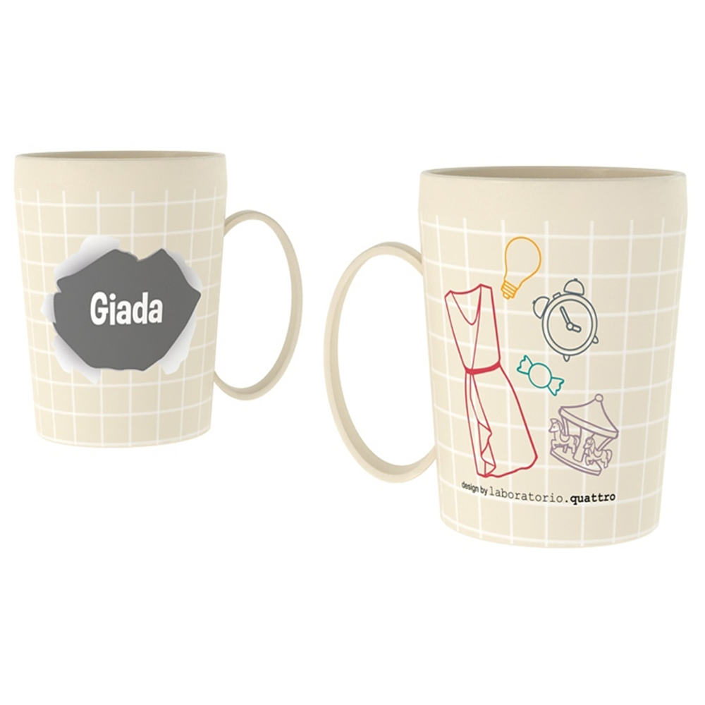 TAZZA IN PLASTICA CON NOME E DISEGNI - GIADA - RYN038