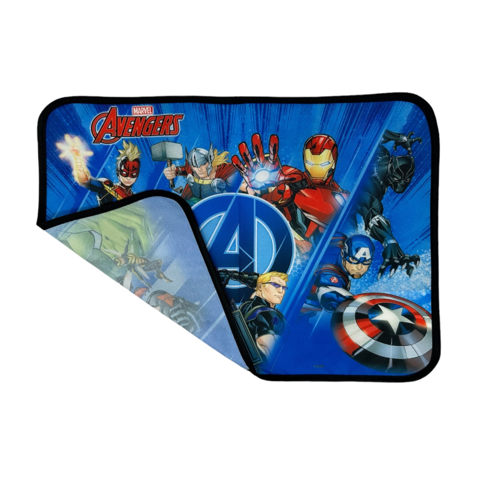 TOVAGLIETTA AVENGERS MARVEL COLAZIONE SCUOLA IN POLIESTERE IMPERMEABILE CM. 40X30 - TV15AV