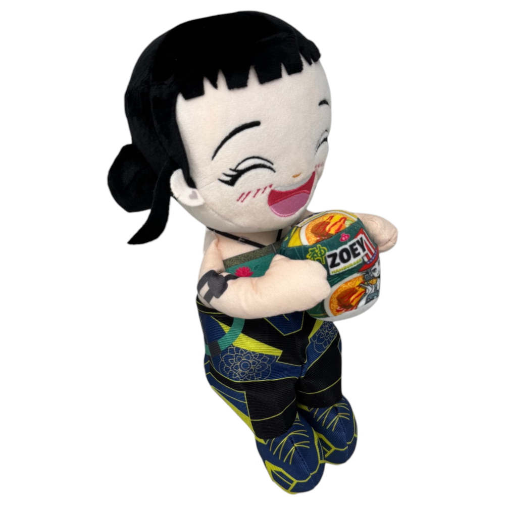 PELUCHE ZOEY HUNTRIX PUPAZZO 34 CM KPOP DEMON HUNTERS CON RAMEN IN FIBRA RICICLATA - 5592D/ZOEY